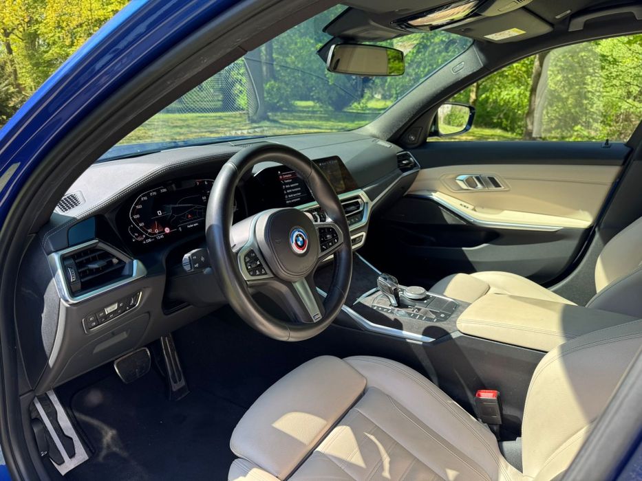 BMW seria 3 g20 individual M Paket 330i Benzină 258cp Lane Side Distronic navigație TJA Head up display bord piele napa suspensie Garanție ceasuri