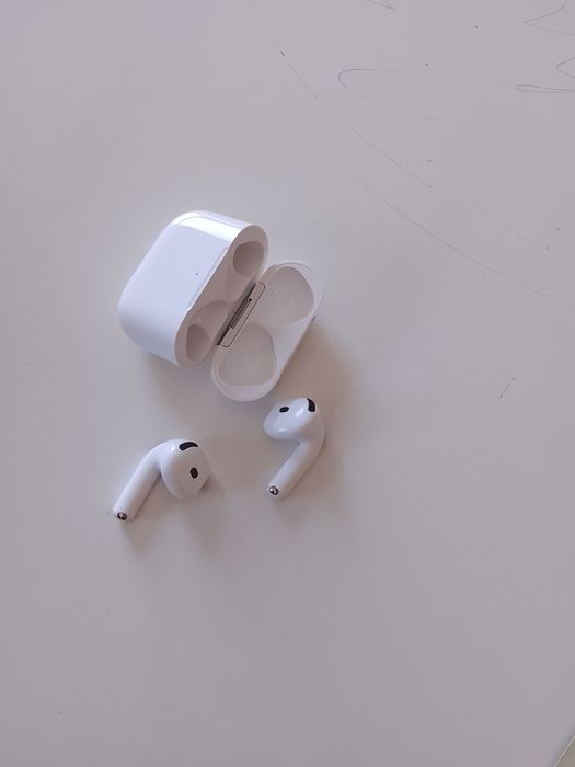 Наушники продаю срочно