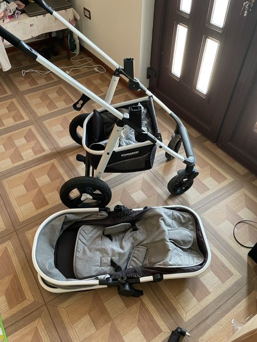 Vand carucior pentru bebe
