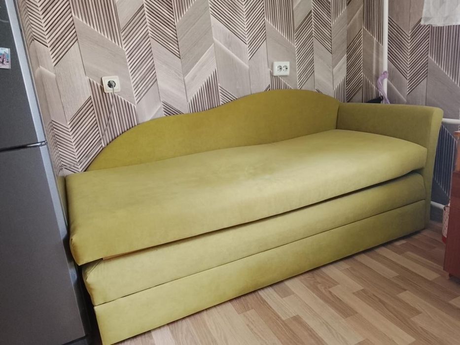 Продам диван срочно