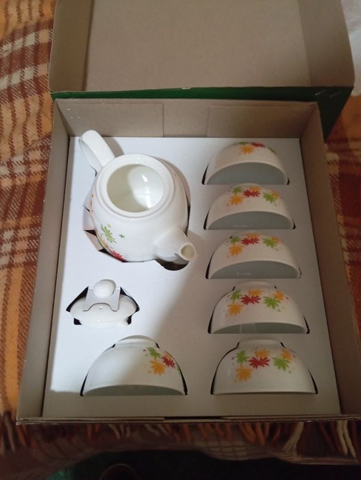 Продам чайный сервиз.