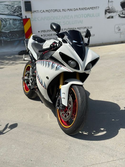 Yamaha R1 2009 Big Bang bine întreținută!