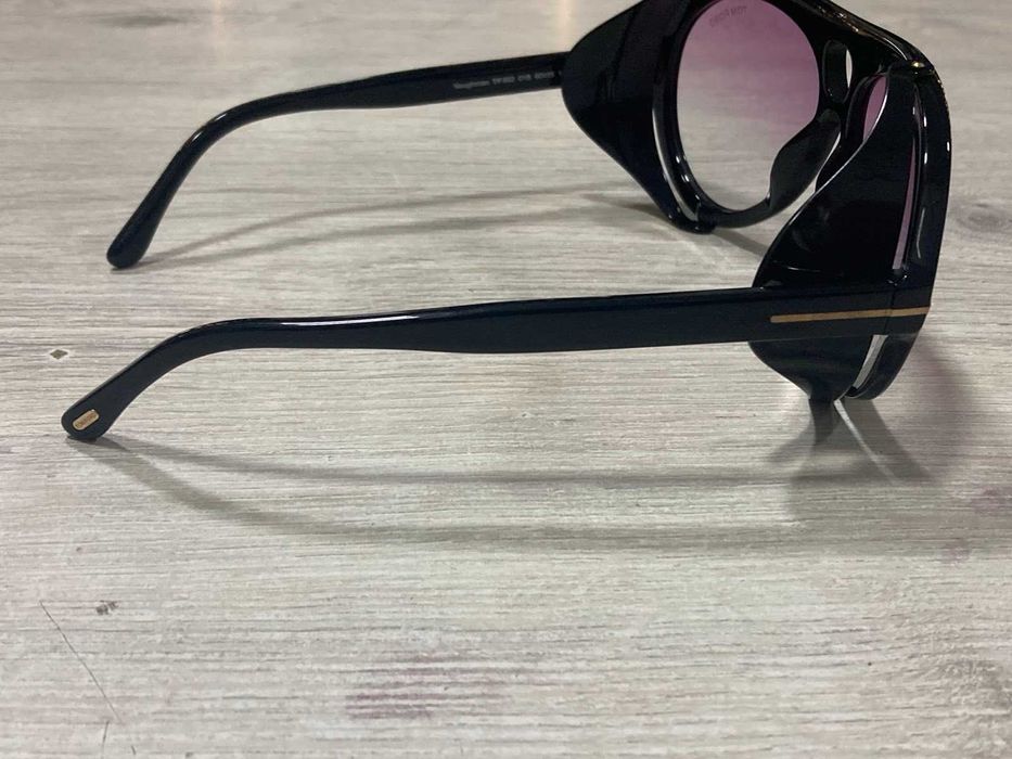 Слънчеви очила  Tom Ford Neughman TF882 01Y - As Seen On Bebe Rexha