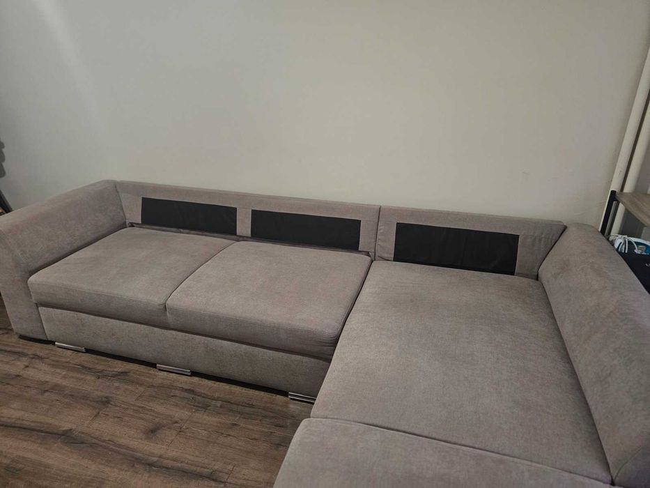 Диван,фотьойл и холна маса