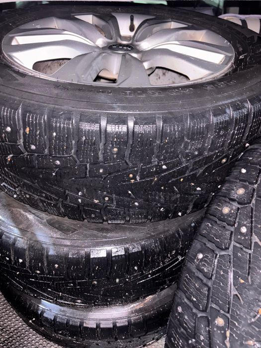 Продам шины с титановым диском R-18