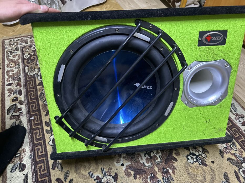 продаю сабвуфер в отличном состояний