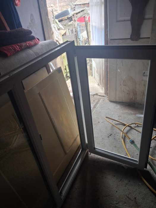 Vând 3 geamuri termopan in stare foarte bună