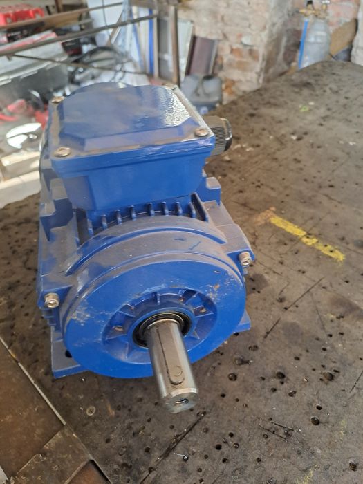 Ел.мотори нови 220волта