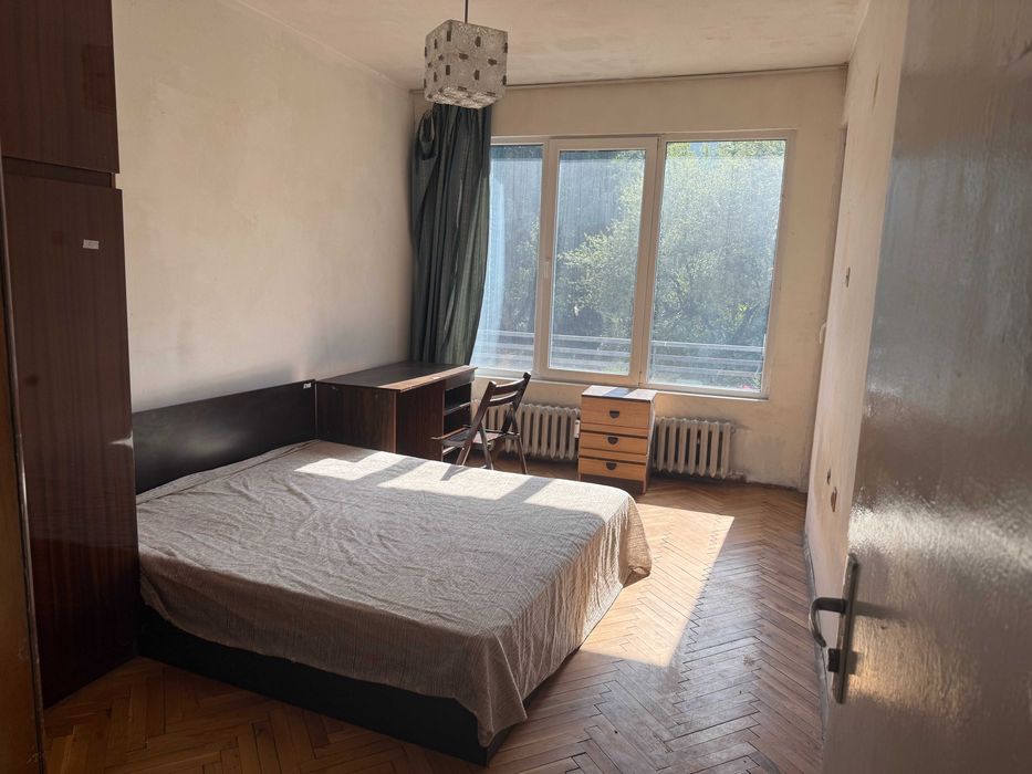 Дава се под наем Тристаен апартамент в София, Лозенец - 80 кв.м за 450 € - Снимка #2