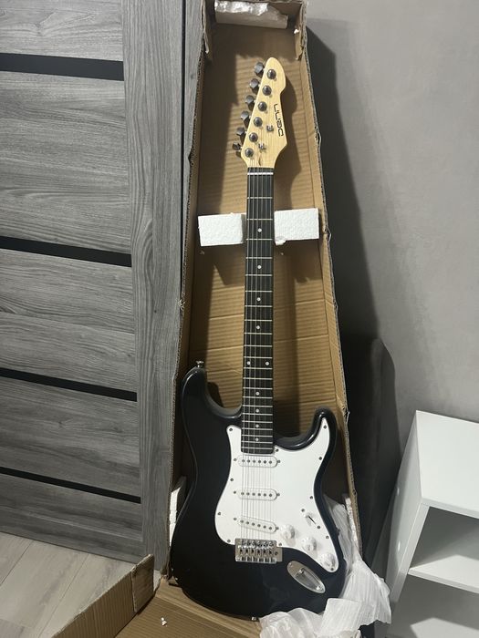 Продам Электрогитару