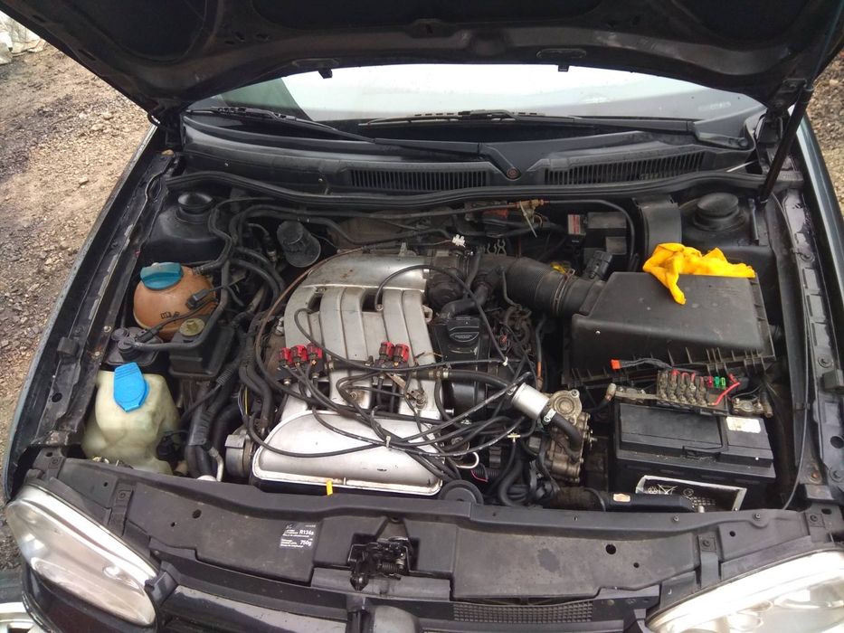 VW Golf 4 Vr5 автоматик На части.