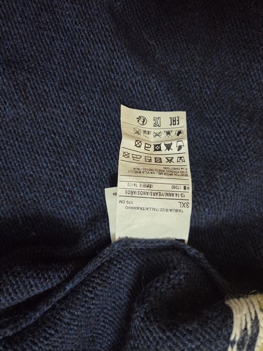 Две женски жилетки