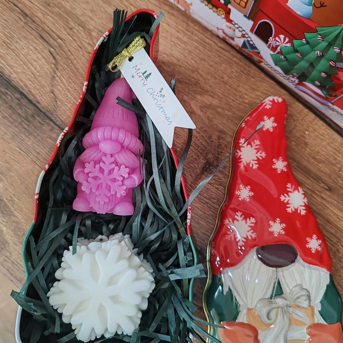 Комплект в метална кутия коледен гном