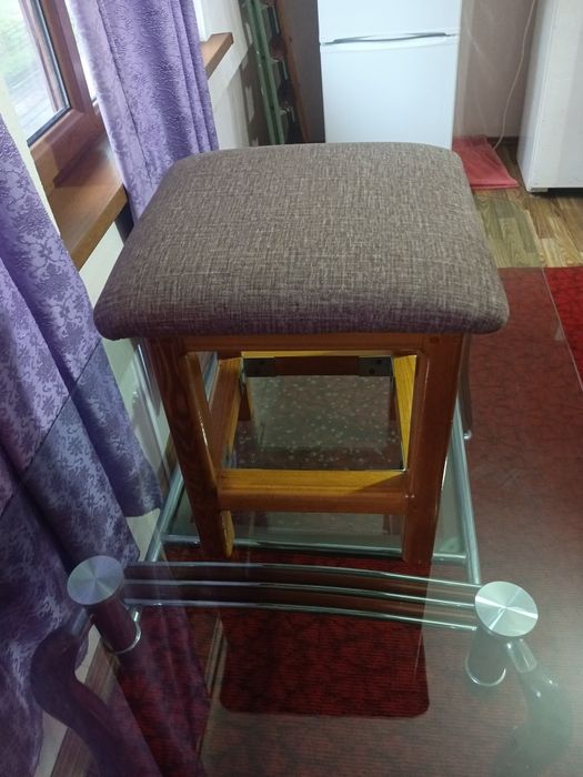 Стол стеклянный табуретки