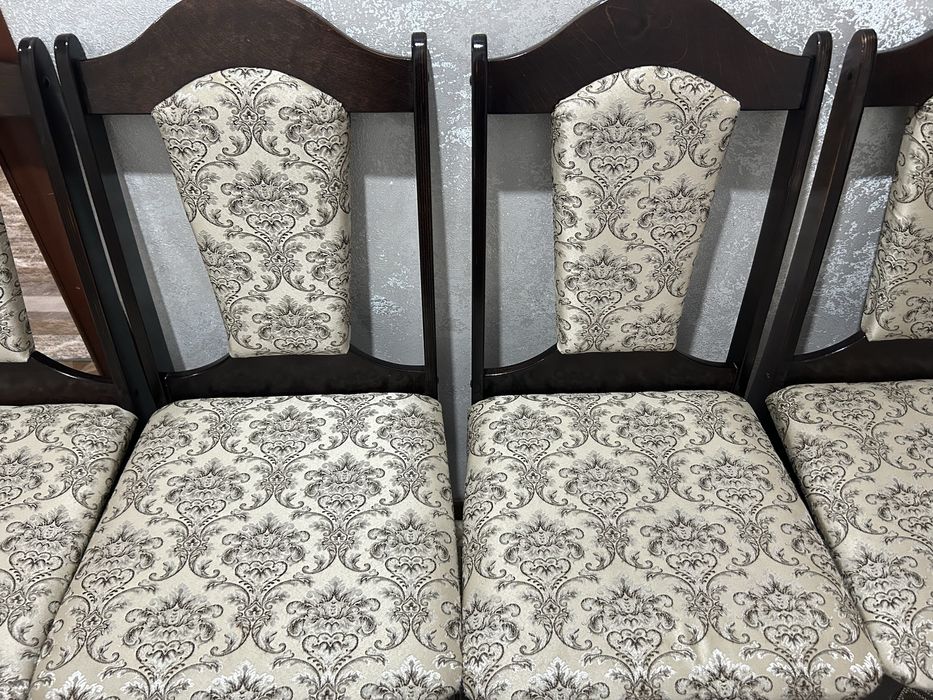 Продам стулья 4 штук