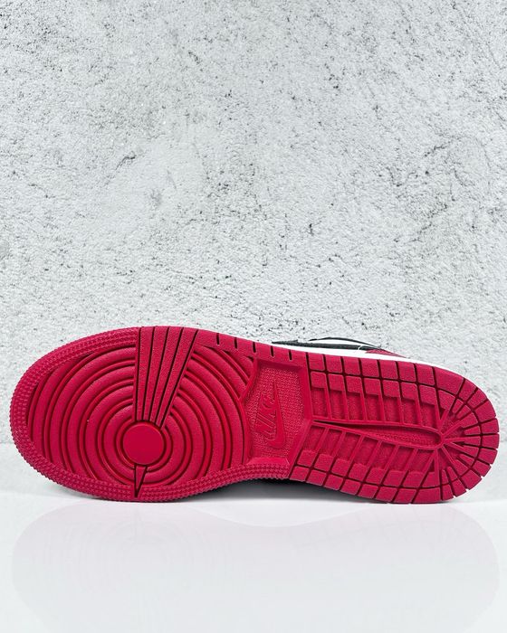 Air Jordan 1 Low Bred Toe 2.0