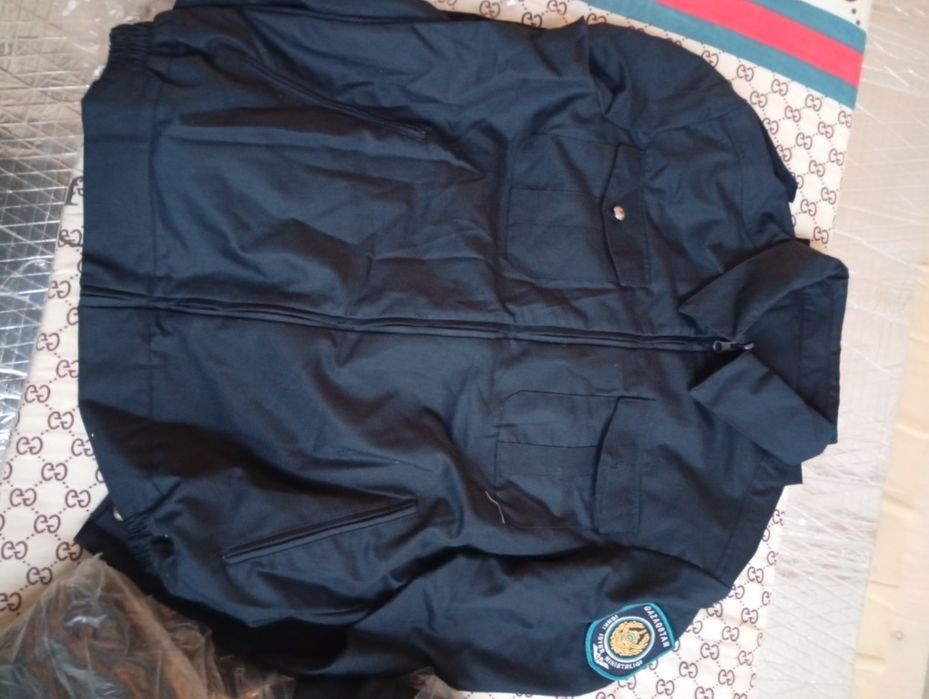 Продаю костюм и куртка МВД