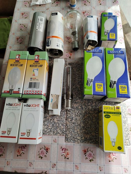 Becuri incandescente , becuri cu vapori de mercur