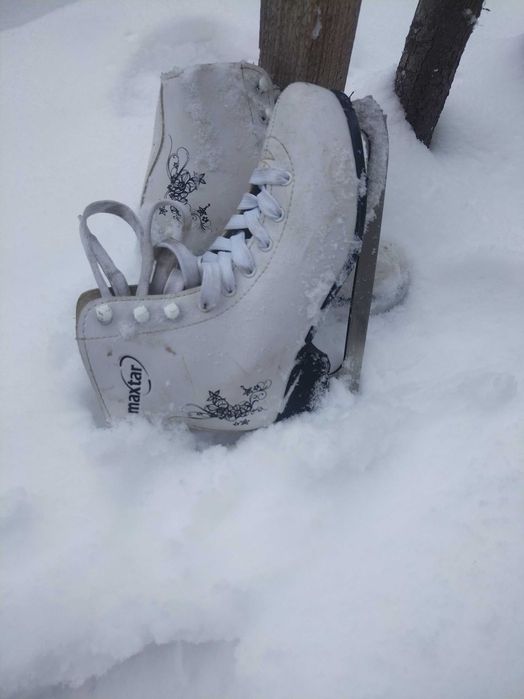 Patine Maxtar marimea 36 alb