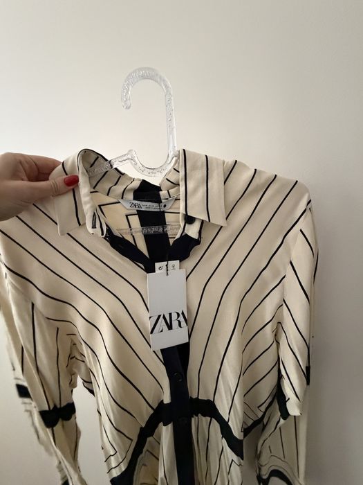 Стилна рокля Zara