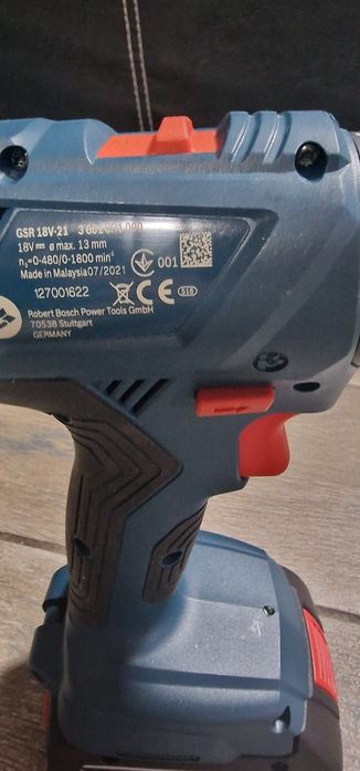 винтоверт BOSCH GSB 18V-21