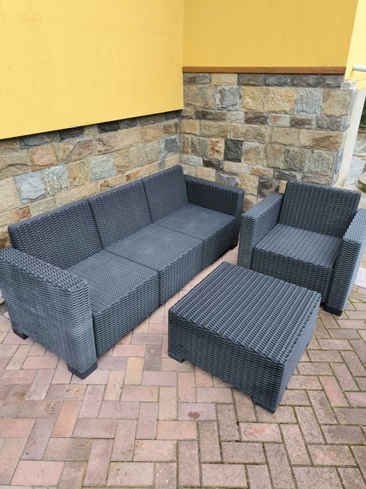 Комплект от Пластмасов щампован ратан.