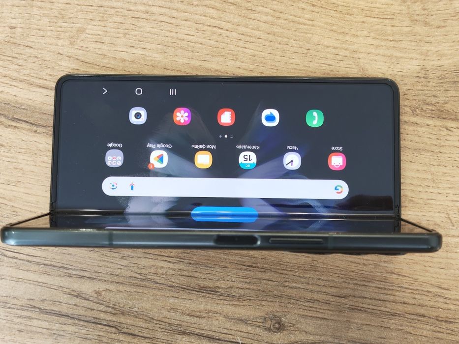 Samsung Galaxy Z Fold 3