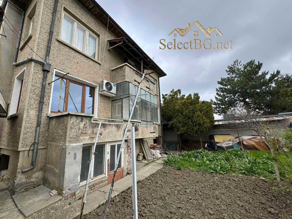 Продава се Етаж от къща в Велико Търново, Колю Фичето - 180 кв.м за 539 €/кв.м - Снимка #1