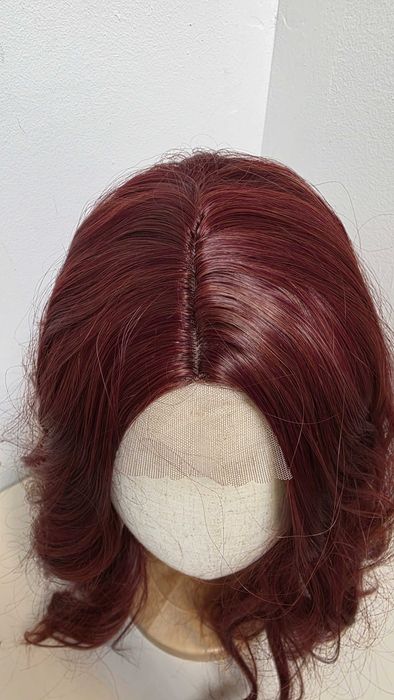 Perucă BARSDAR lace front 46 cm, ondulată, roșu burgundy-arămiu