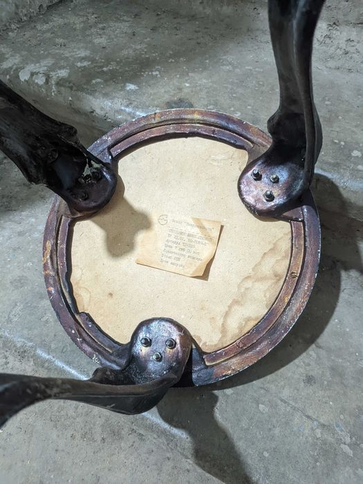 Стул, декоративный, металлический.