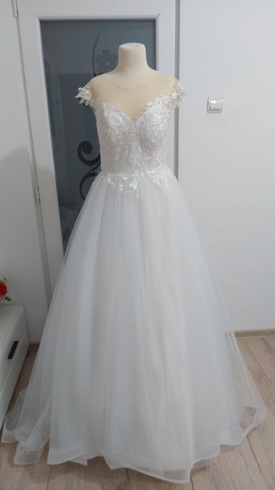 Rochie mireasa nouă