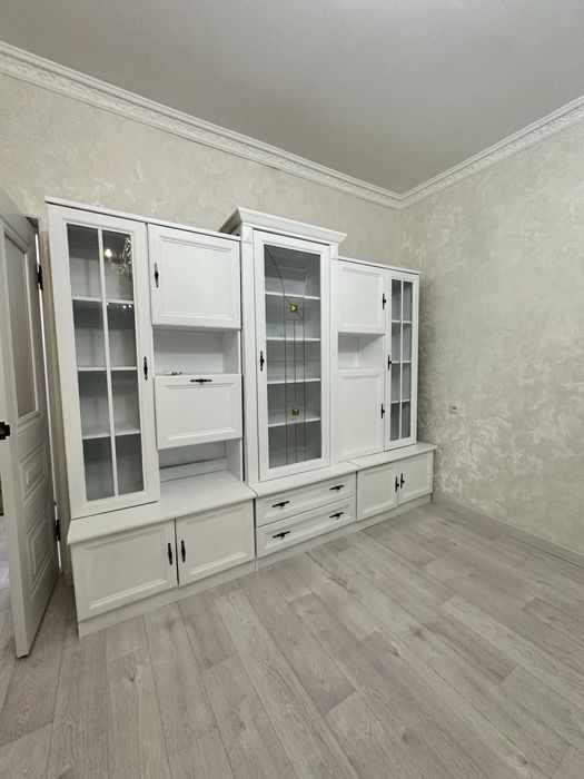 Стенка в зал продается