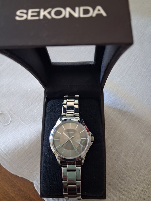 Ръчен часовник Sekonda, дамски