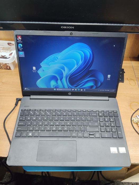 HP 15S ,AMD Ryzen 3-3250u ,8gb RAM ,Ssd 128gb M2