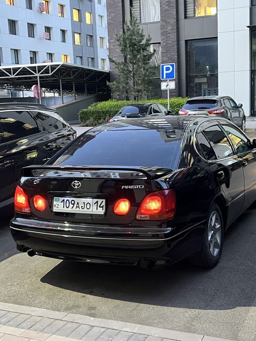 Продам Машину  ARISTA 2003 год