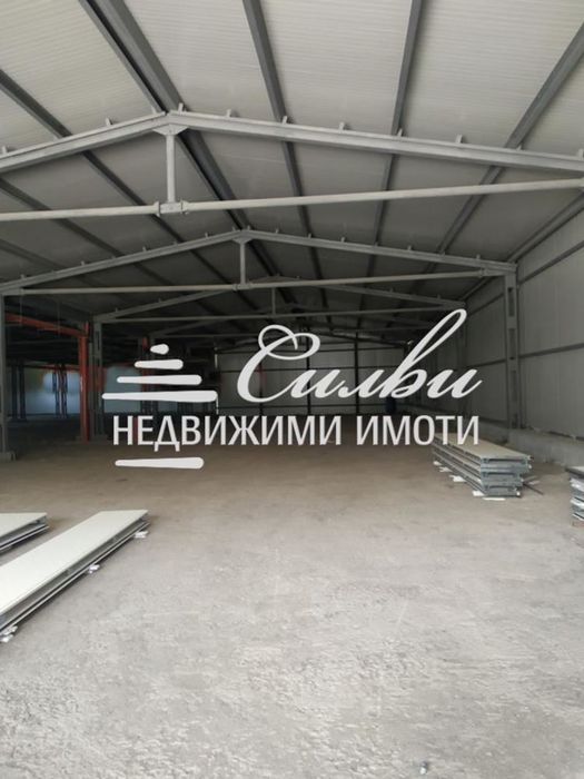 Дава се под наем Склад в Шумен, Тракия - 600 кв.м за 2111.4 € - Снимка #1