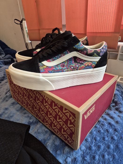 Teniși Vans cu platforma