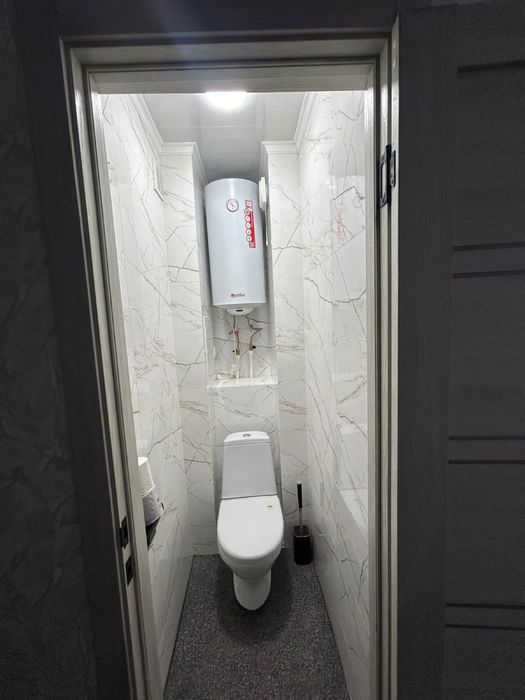 Продам трехкомнатную квартиру в центре горада