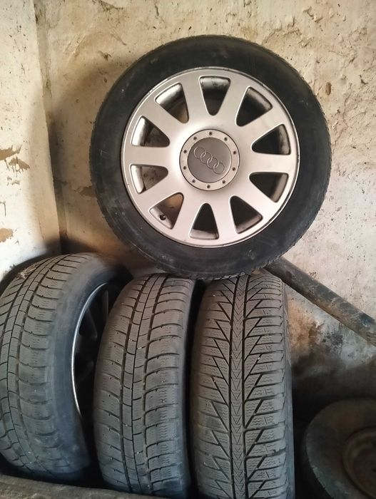 Vând genți audi stare bună