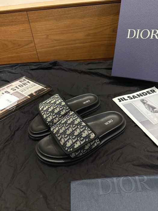 Papuci / Slapi Dior Calitate Premium