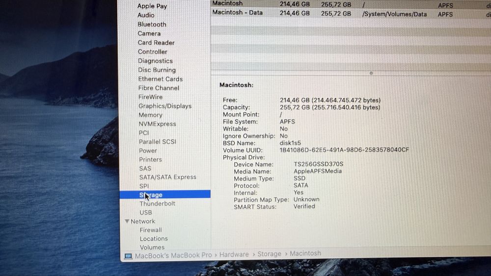 Apple MacBook pro 15’ impecabil procesor i7, 8gb ram, ssd 256gb