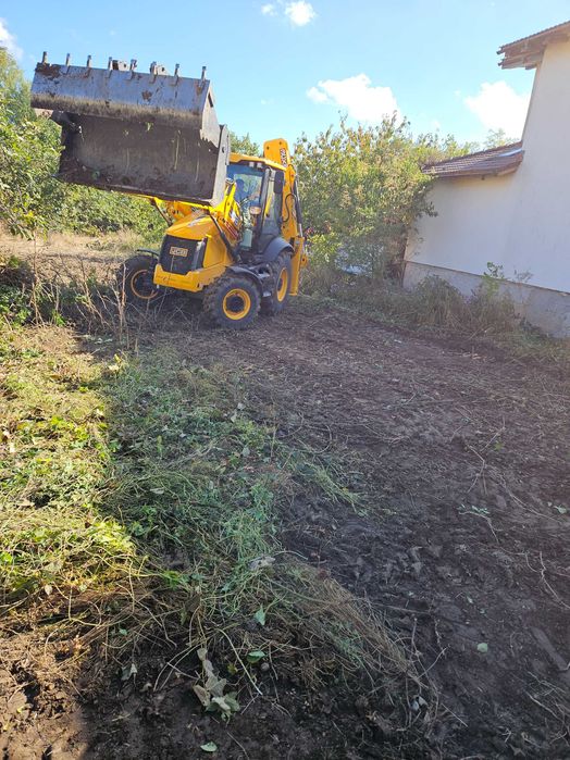 Inchiriem buldoexcavatoare si 8x4