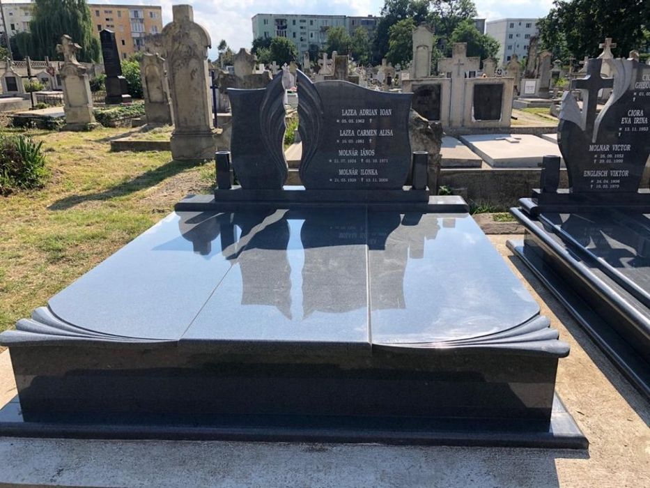 Vând cruci cavouri borduri cripte
