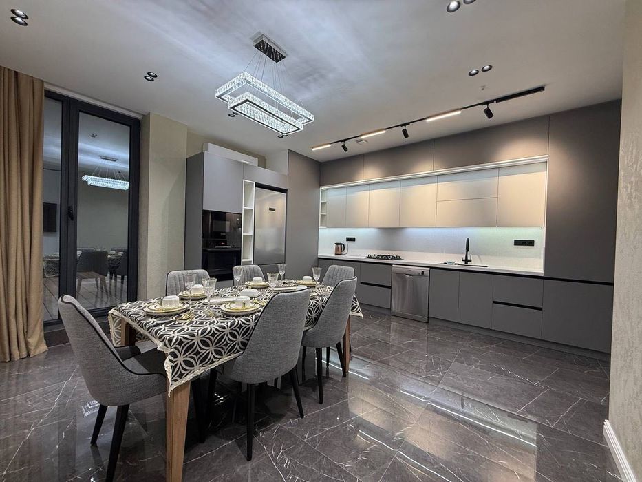 Riyoziy Продется 4 комнатная квартира ремонт Ташсельмаш, Вундеркинд