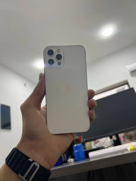 Iphone 12 pro sotiladi
