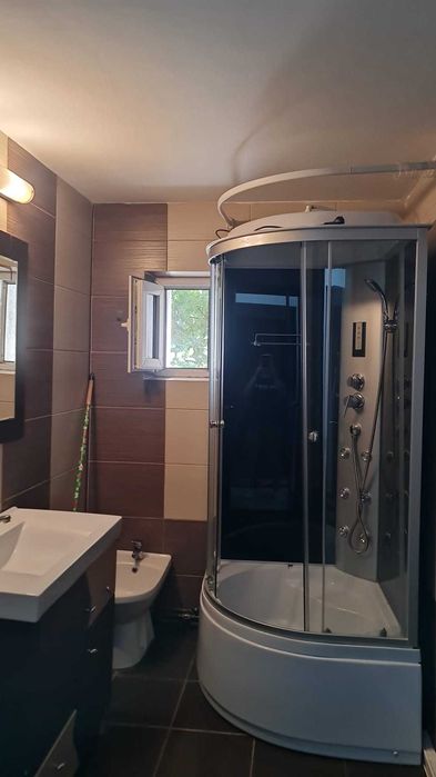 Inchiriez apartament 4 camere
