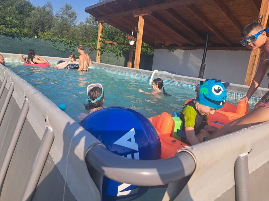 Piscina de vanzare