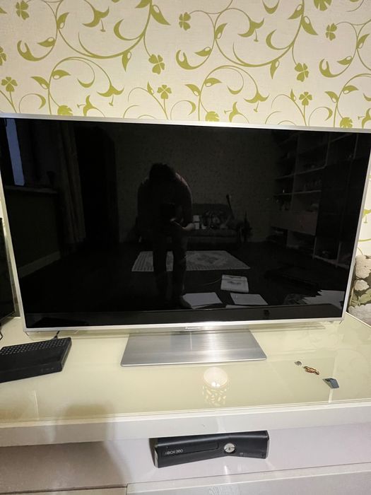 Телевизор Panasonic TX-LR42DT50 42"