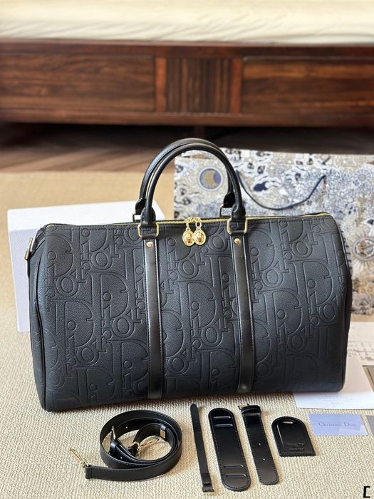 Пътна чанта на Диор