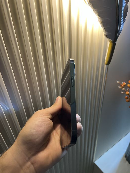 Продам IPhone 14 pro 128gb